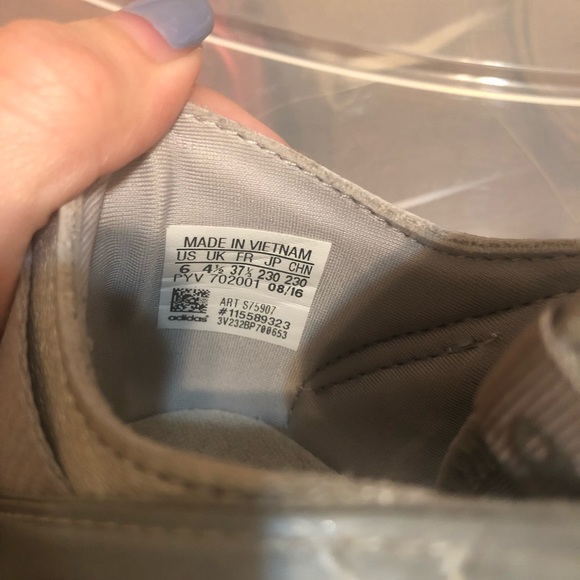 Adidas - Picture 4 of 4